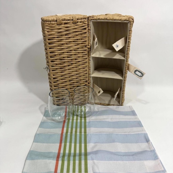 Hearth & Hand with Magnolia Woven Drink Bottle Carrier with Cups and Napkins New - Picture 5 of 6